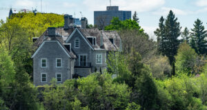 24 Sussex Drive di Kanada Adalah Tempat Sampah. Mark Carney Akan Memperbaikinya.
| beritakitanih 24 Sussex Drive di Kanada Adalah Tempat Sampah. Mark Carney Akan Memperbaikinya.
| beritakitanih