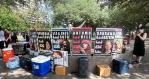 8 orang yang dihukum karena penembakan dan protes di pusat imigrasi Texas dijatuhi hukuman penjara puluhan tahun
| beritakitanih 8 orang yang dihukum karena penembakan dan protes di pusat imigrasi Texas dijatuhi hukuman penjara puluhan tahun
| beritakitanih