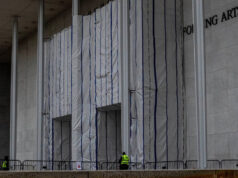 ‘A Literal Coverup’: Apa yang Disembunyikan Kennedy Center di Balik Terpal Itu?
| beritakitanih 'A Literal Coverup': Apa yang Disembunyikan Kennedy Center di Balik Terpal Itu?
| beritakitanih