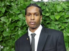 A$AP Rocky Menerima Penghargaan Pembuat Film Terbaik Tribeca X di Penghargaan Tribeca 2026
| beritakitanih A$AP Rocky Menerima Penghargaan Pembuat Film Terbaik Tribeca X di Penghargaan Tribeca 2026
| beritakitanih