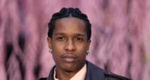 A$AP Rocky Mengangkat Kerusuhan untuk Menutup Pesta Pemerintahan 2026: ‘Saya Datang untuk Bersikap Tidak Hormat’
| beritakitanih A$AP Rocky Mengangkat Kerusuhan untuk Menutup Pesta Pemerintahan 2026: 'Saya Datang untuk Bersikap Tidak Hormat'
| beritakitanih