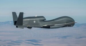 AS memindahkan drone canggih RQ-4B Global Hawk ke Jepang dalam meningkatkan pengawasan Indo-Pasifik
| beritakitanih AS memindahkan drone canggih RQ-4B Global Hawk ke Jepang dalam meningkatkan pengawasan Indo-Pasifik
| beritakitanih