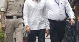Abhishek Banerjee muncul untuk kedua kalinya di hadapan CID dalam kasus pemalsuan tanda tangan MLA Benggala Barat
| beritakitanih Abhishek Banerjee muncul untuk kedua kalinya di hadapan CID dalam kasus pemalsuan tanda tangan MLA Benggala Barat
| beritakitanih