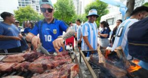 Ada isu penting tentang daging sapi di Piala Dunia, saat penggemar Argentina berdatangan ke Texas
| beritakitanih Ada isu penting tentang daging sapi di Piala Dunia, saat penggemar Argentina berdatangan ke Texas
| beritakitanih