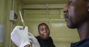 Afrika Selatan meluncurkan vaksin HIV yang mengubah keadaan di tengah kekurangan dana
| beritakitanih Afrika Selatan meluncurkan vaksin HIV yang mengubah keadaan di tengah kekurangan dana
| beritakitanih