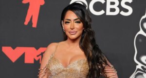 Angelina dari Jersey Shore Hancur Saat Dia Berbagi Patah Hati Keguguran
| beritakitanih Angelina dari Jersey Shore Hancur Saat Dia Berbagi Patah Hati Keguguran
| beritakitanih