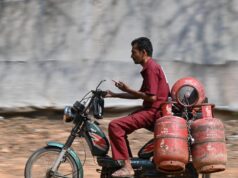 Anggaran dapur terpukul lagi karena harga LPG domestik naik hingga ₹944,5 di Bengaluru
| beritakitanih Anggaran dapur terpukul lagi karena harga LPG domestik naik hingga ₹944,5 di Bengaluru
| beritakitanih