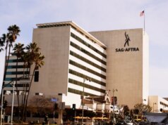 Anggota SAG-AFTRA Menyetujui Perjanjian Empat Tahun Dengan Ketentuan AI dan Penggabungan Pensiun
| beritakitanih Anggota SAG-AFTRA Menyetujui Perjanjian Empat Tahun Dengan Ketentuan AI dan Penggabungan Pensiun
| beritakitanih