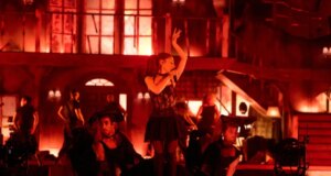 Ariana Grande Merangkul Setiap Versi Dirinya di Tur Sinar Matahari Abadi: 5 Momen Terbaik
| beritakitanih Ariana Grande Merangkul Setiap Versi Dirinya di Tur Sinar Matahari Abadi: 5 Momen Terbaik
| beritakitanih