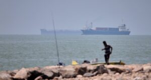 Badan PBB menghentikan evakuasi kapal melalui Selat Hormuz setelah serangan terhadap kapal
| beritakitanih Badan PBB menghentikan evakuasi kapal melalui Selat Hormuz setelah serangan terhadap kapal
| beritakitanih