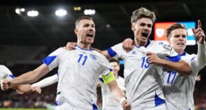 Bagaimana Edin Dzeko yang berusia 40 tahun menantang rintangan untuk membawa Bosnia kembali ke Piala Dunia, Schalke kembali ke Bundesliga
| beritakitanih Bagaimana Edin Dzeko yang berusia 40 tahun menantang rintangan untuk membawa Bosnia kembali ke Piala Dunia, Schalke kembali ke Bundesliga
| beritakitanih