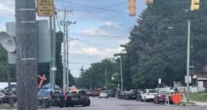 Beberapa orang ditembak di dekat sebuah festival di Toledo, Ohio, kata pihak berwenang
| beritakitanih Beberapa orang ditembak di dekat sebuah festival di Toledo, Ohio, kata pihak berwenang
| beritakitanih