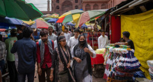 Bekerja Di Bawah Panas Panas Delhi, Pekerja Harus Memilih Kesehatan atau Gaji
| beritakitanih Bekerja Di Bawah Panas Panas Delhi, Pekerja Harus Memilih Kesehatan atau Gaji
| beritakitanih