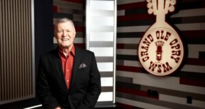 Bill Cody, Pembawa Acara Radio WSM Lama dan Penyiar Grand Ole Opry, Meninggal pada usia 67 tahun
| beritakitanih Bill Cody, Pembawa Acara Radio WSM Lama dan Penyiar Grand Ole Opry, Meninggal pada usia 67 tahun
| beritakitanih