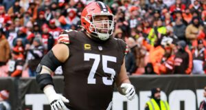 Bintang Browns LG Bitonio pensiun setelah 12 musim
| beritakitanih Bintang Browns LG Bitonio pensiun setelah 12 musim
| beritakitanih