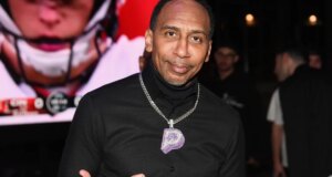 Bintang Knicks Jalen Brunson dan Josh Hart Menghadapi Stephen A. Smith dari ESPN, yang Dicemooh dari Teater, Selama Perekaman Podcast
| beritakitanih Bintang Knicks Jalen Brunson dan Josh Hart Menghadapi Stephen A. Smith dari ESPN, yang Dicemooh dari Teater, Selama Perekaman Podcast
| beritakitanih