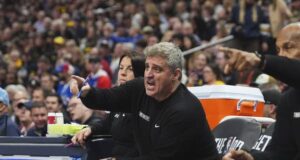 Blazers mempekerjakan asisten Wolves Micah Nori sebagai pelatih kepala
| beritakitanih Blazers mempekerjakan asisten Wolves Micah Nori sebagai pelatih kepala
| beritakitanih