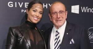 Bruce Springsteen, Alicia Keys, Dionne Warwick, dan Lainnya Akan Berpartisipasi dalam Pemakaman Clive Davis
| beritakitanih Bruce Springsteen, Alicia Keys, Dionne Warwick, dan Lainnya Akan Berpartisipasi dalam Pemakaman Clive Davis
| beritakitanih