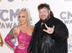 Bunnie Xo Menyanyikan Lagu Jelly Roll Tentang Dia Menjadi ‘Manusia Barbie’ Di Tengah Perceraian
| beritakitanih Bunnie Xo Menyanyikan Lagu Jelly Roll Tentang Dia Menjadi 'Manusia Barbie' Di Tengah Perceraian
| beritakitanih