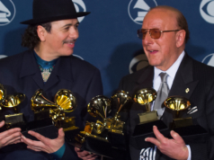 Carlos Santana Mengingat Eksekutif Rekor ‘Visioner’ Clive Davis: Dia ‘Mengenali Cahaya dalam Diri Manusia’
| beritakitanih Carlos Santana Mengingat Eksekutif Rekor 'Visioner' Clive Davis: Dia 'Mengenali Cahaya dalam Diri Manusia'
| beritakitanih