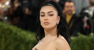 Charli XCX Tetapkan Album Baru ‘Music, Fashion, Film’ untuk Rilis 24 Juli
| beritakitanih Charli XCX Tetapkan Album Baru 'Music, Fashion, Film' untuk Rilis 24 Juli
| beritakitanih