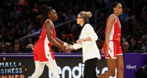 Chelsea Gray menjadi pemimpin assist sepanjang masa Aces, memecahkan rekor franchise Becky Hammon
| beritakitanih Chelsea Gray menjadi pemimpin assist sepanjang masa Aces, memecahkan rekor franchise Becky Hammon
| beritakitanih
