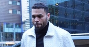 Chris Brown Bersaksi di Pengadilan Penganiayaan Anjing: ‘Ada Banyak Darah’
| beritakitanih Chris Brown Bersaksi di Pengadilan Penganiayaan Anjing: 'Ada Banyak Darah'
| beritakitanih