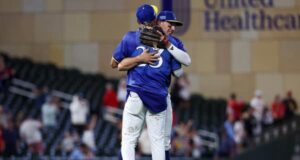 Clemens, Lewis, Lee homer dari Stanek dalam kemenangan 9-8 si Kembar atas Cardinals
| beritakitanih Clemens, Lewis, Lee homer dari Stanek dalam kemenangan 9-8 si Kembar atas Cardinals
| beritakitanih