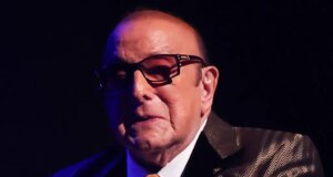 Clive Davis Meninggal di Usia 94: Eksekutif Musik Mengingat Label Berpengaruh Mogul (UPDATING)
| beritakitanih Clive Davis Meninggal di Usia 94: Eksekutif Musik Mengingat Label Berpengaruh Mogul (UPDATING)
| beritakitanih