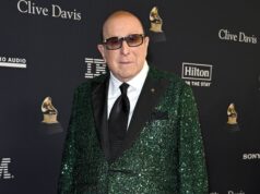 Clive Davis, maestro musik di belakang Whitney Houston dan Bruce Springsteen, meninggal pada usia 94 tahun
| beritakitanih Clive Davis, maestro musik di belakang Whitney Houston dan Bruce Springsteen, meninggal pada usia 94 tahun
| beritakitanih