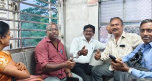 Crooners mengalahkan musik blues perjalanan di jalur pinggiran kota yang panjang dari Chennai ke Tiruvallur
| beritakitanih Crooners mengalahkan musik blues perjalanan di jalur pinggiran kota yang panjang dari Chennai ke Tiruvallur
| beritakitanih