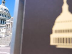 DPR meloloskan RUU untuk mendanai ICE dan Patroli Perbatasan selama sisa masa jabatan Trump
| beritakitanih DPR meloloskan RUU untuk mendanai ICE dan Patroli Perbatasan selama sisa masa jabatan Trump
| beritakitanih