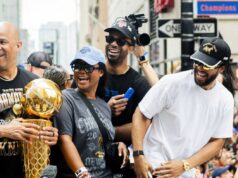 Dalam foto: Knicks merayakan kejuaraan NBA pertama mereka dalam lebih dari 50 tahun
| beritakitanih Dalam foto: Knicks merayakan kejuaraan NBA pertama mereka dalam lebih dari 50 tahun
| beritakitanih