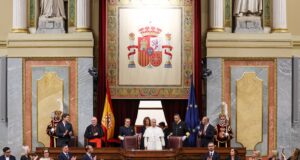 Dalam pidatonya di parlemen Spanyol, Paus menuntut penghormatan terhadap martabat semua orang
| beritakitanih Dalam pidatonya di parlemen Spanyol, Paus menuntut penghormatan terhadap martabat semua orang
| beritakitanih