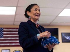 Deb Haaland Memenangkan Nominasi dalam Pemilihan Gubernur New Mexico
| beritakitanih Deb Haaland Memenangkan Nominasi dalam Pemilihan Gubernur New Mexico
| beritakitanih