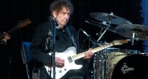 Dengarkan Bob Dylan Memainkan Permata ‘Basement Tapes’ ‘You Ain’t Goin’ Nowhere’ untuk Pertama Kalinya dalam 14 Tahun
| beritakitanih Dengarkan Bob Dylan Memainkan Permata 'Basement Tapes' 'You Ain't Goin' Nowhere' untuk Pertama Kalinya dalam 14 Tahun
| beritakitanih