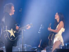 Dengarkan Olivia Rodrigo dan Robert Smith dari The Cure bekerja sama dalam kolaborasi indah yang memilukan ‘What’s Wrong With Me’
| beritakitanih Dengarkan Olivia Rodrigo dan Robert Smith dari The Cure bekerja sama dalam kolaborasi indah yang memilukan 'What's Wrong With Me'
| beritakitanih