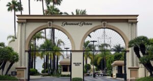 Departemen Kehakiman menyetujui akuisisi Paramount atas Warner Bros. Discovery
| beritakitanih Departemen Kehakiman menyetujui akuisisi Paramount atas Warner Bros. Discovery
| beritakitanih