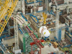 Derek terbesar di dunia menempatkan kapal reaktor nuklir seberat 551 ton di pembangkit listrik tenaga nuklir baru di Inggris
| beritakitanih Derek terbesar di dunia menempatkan kapal reaktor nuklir seberat 551 ton di pembangkit listrik tenaga nuklir baru di Inggris
| beritakitanih