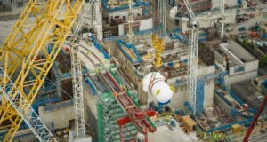 Derek terbesar di dunia menempatkan kapal reaktor nuklir seberat 551 ton di pembangkit listrik tenaga nuklir baru di Inggris
| beritakitanih Derek terbesar di dunia menempatkan kapal reaktor nuklir seberat 551 ton di pembangkit listrik tenaga nuklir baru di Inggris
| beritakitanih