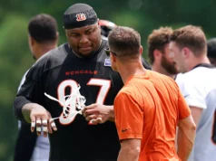 Dexter Lawrence melakukan lemparan pertama Reds; Tuan Redlegs memerankan ‘Dexy Seksi’
| beritakitanih Dexter Lawrence melakukan lemparan pertama Reds; Tuan Redlegs memerankan 'Dexy Seksi'
| beritakitanih
