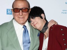 Diane Warren Menulis Penghormatan kepada Clive Davis: ‘Kehilanganmu Hari Ini Rasanya Seperti Kehilangan Ayahku’
| beritakitanih Diane Warren Menulis Penghormatan kepada Clive Davis: 'Kehilanganmu Hari Ini Rasanya Seperti Kehilangan Ayahku'
| beritakitanih