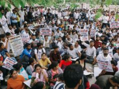 Didukung oleh CJP, mahasiswa Lucknow memprotes kurangnya transparansi dan ketidakberesan dalam upaya perekrutan
| beritakitanih Didukung oleh CJP, mahasiswa Lucknow memprotes kurangnya transparansi dan ketidakberesan dalam upaya perekrutan
| beritakitanih