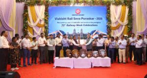 Divisi Kereta Api Salem menerima tujuh perisai efisiensi
| beritakitanih Divisi Kereta Api Salem menerima tujuh perisai efisiensi
| beritakitanih