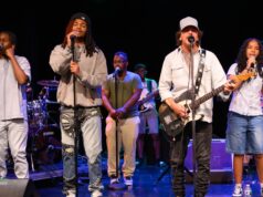 Eddie Vedder dari Pearl Jam berbagi lagu baru yang inspiratif ‘Better Believe’
| beritakitanih Eddie Vedder dari Pearl Jam berbagi lagu baru yang inspiratif 'Better Believe'
| beritakitanih
