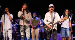 Eddie Vedder dari Pearl Jam berbagi lagu baru yang inspiratif ‘Better Believe’
| beritakitanih Eddie Vedder dari Pearl Jam berbagi lagu baru yang inspiratif 'Better Believe'
| beritakitanih