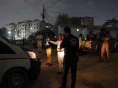 Enam teroris tewas, satu ditangkap setelah serangan pangkalan Rangers di Karachi, Pakistan
| beritakitanih Enam teroris tewas, satu ditangkap setelah serangan pangkalan Rangers di Karachi, Pakistan
| beritakitanih
