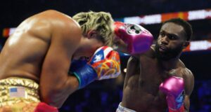 Ennis KO Zayas untuk menyatukan gelar WBA dan WBO saat Whittaker menghentikan Rivera
| beritakitanih Ennis KO Zayas untuk menyatukan gelar WBA dan WBO saat Whittaker menghentikan Rivera
| beritakitanih