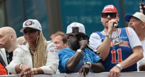 Fat Joe, Mary J. Blige, Wu-Tang Clan, dan Lainnya Mengguncang Parade Kemenangan New York Knicks Dengan Penampilan Tag-Team
| beritakitanih Fat Joe, Mary J. Blige, Wu-Tang Clan, dan Lainnya Mengguncang Parade Kemenangan New York Knicks Dengan Penampilan Tag-Team
| beritakitanih