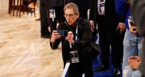 Final NBA Knicks berjalan, seperti yang diambil oleh Ben Stiller
| beritakitanih 👀 Final NBA Knicks berjalan, seperti yang diambil oleh Ben Stiller
| beritakitanih
